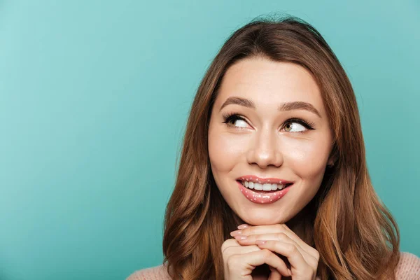 Beauty portrait of a smiling brown haired woman — Stock Photo, Image
