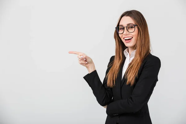 Retrato de una mujer de negocios feliz — Foto de Stock