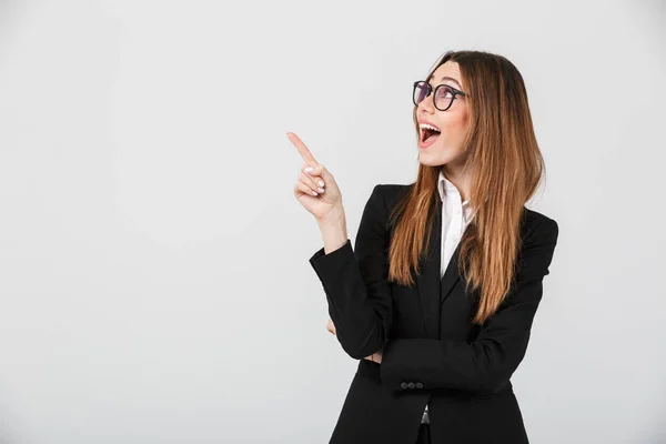 Portrait d'une femme d'affaires excitée — Photo