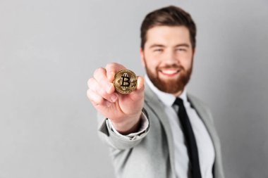 Gülümseyen bir işadamı portresi kapatın