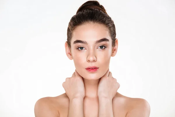 Retrato horizontal de una hermosa joven con piel fresca —  Fotos de Stock