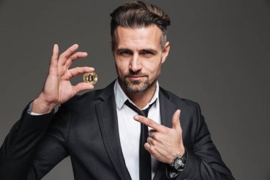 Takım elbise ve kravat kahverengi saçlı başarılı olgun adam fotoğrafı bir