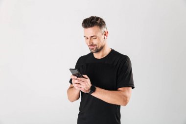 Memnun olgun sporcu portresi