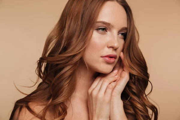 Close-up Beauty portrait of pretty ginger woman with long hair — Stock Photo, Image