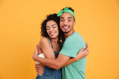 Hoş bir genç Afrikalı çift portresi