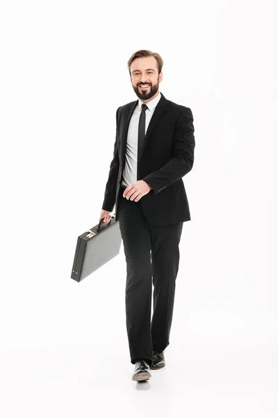 Ganzkörperbild eines selbstbewussten ehrgeizigen Mannes im Business-Anzug — Stockfoto