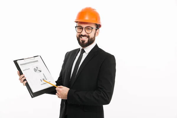 Ingeniero hombre de negocios en casco mostrando documentos . —  Fotos de Stock