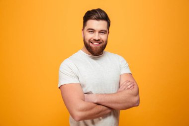 Adam bir gülümseyen portresi sakallı