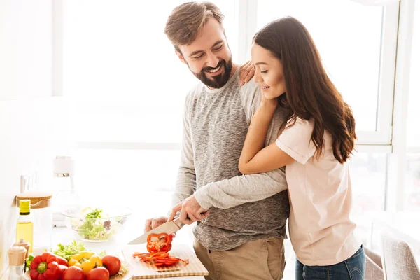 Portrait of a pretty young couple — Stock Photo, Image