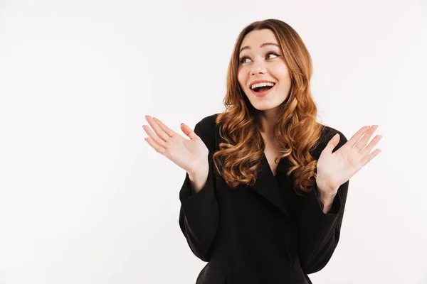 Jovem bonita alegre. Olhando de lado . — Fotografia de Stock