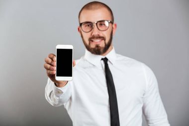 Gülümseyen bir iş adamının portresi