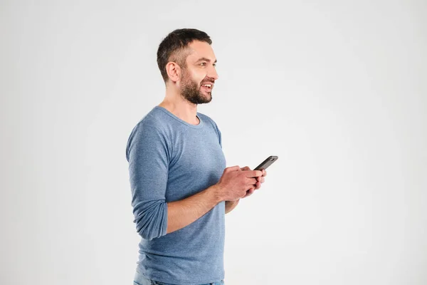 Boldog ember beszélget, mobil telefon. — Stock Fotó