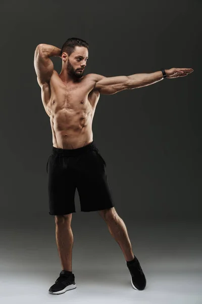 Full length portrait of a healthy muscular man — Stock Photo, Image