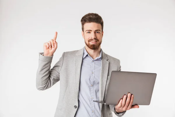 Ritratto di un giovane uomo sorridente vestito di camicia — Foto Stock