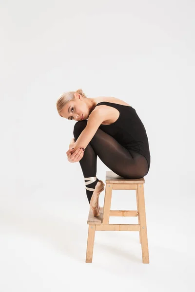 Krásná mladá dáma baletka — Stock fotografie