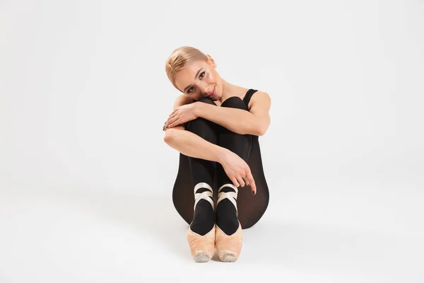 Krásná mladá žena baletka — Stock fotografie