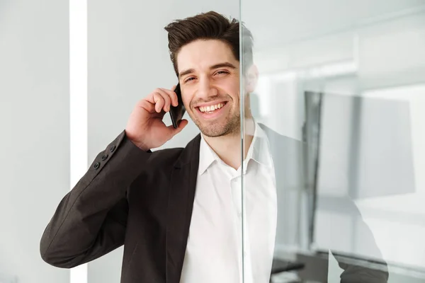Cheerful young businessman — Stock Photo, Image