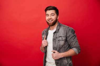 Kot ceket poz içinde nazik nazik adam 30'lu camer portresi