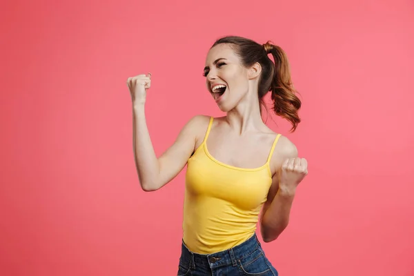 Retrato de uma jovem menina feliz — Fotografia de Stock