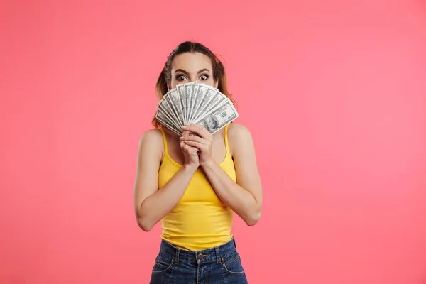 Retrato de una joven conmocionada — Foto de Stock