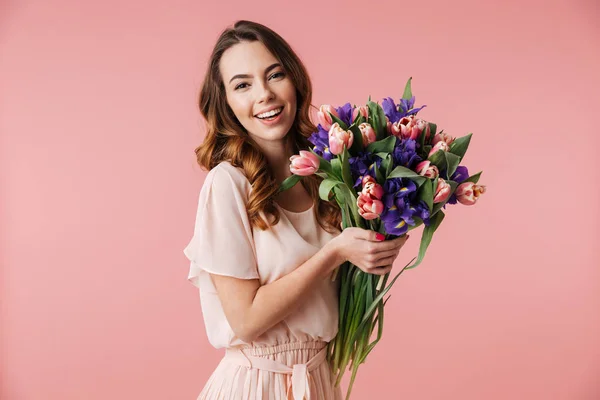 Retrato de una hermosa joven en vestido — Foto de Stock