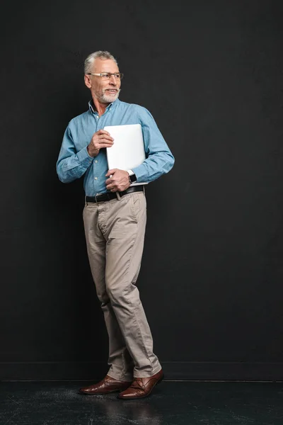 Full length photo of mature stylish man 60s with grey hair and b — Stock Photo, Image