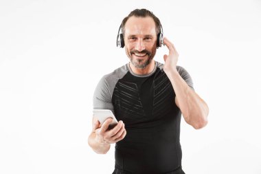 Müzik mutlu olgun sporcu portresi