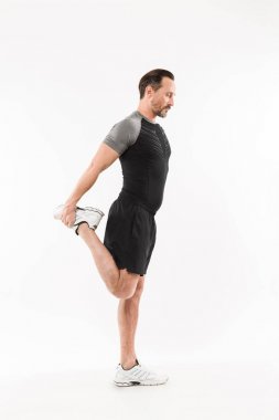 Uygun bir olgun sporcu tam uzunlukta portresi