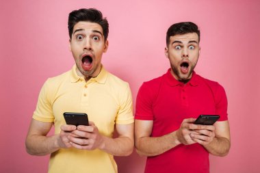 Sürpriz bir gay çift portre