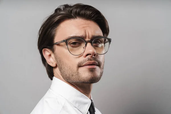 Portrait of a handsome young businessman wearing suit — Stock Photo, Image