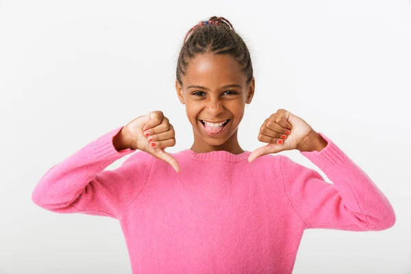 Kép vicces afro-amerikai lány gesztikuláló hüvelykujját le — Stock Fotó
