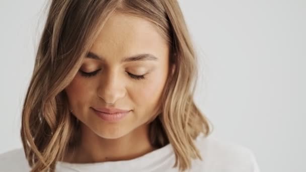 Close View Smiling Young Woman Wearing Basic Shirt Nose Piercing — Stock Video