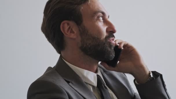 Close View Smiling Handsome Bearded Businessman Talking Smartphone While Sitting — 비디오