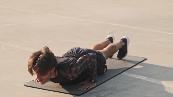 Sportif Séduisant Vêtements Sport Faisant Des Exercices Sur Tapis Tout — Video