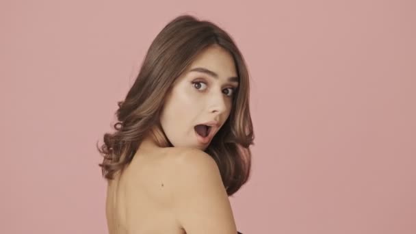 Visão Traseira Bela Mulher Bonita Semi Nua Está Voltando Para — Vídeo de Stock