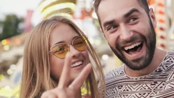 Emotional Positive Loving Couple Man Woman Taking Selfie Outdoors Amusement — 비디오