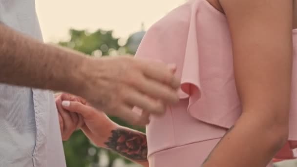 Close View Young Nice Couple Holding Hands Each Other City — Stock video
