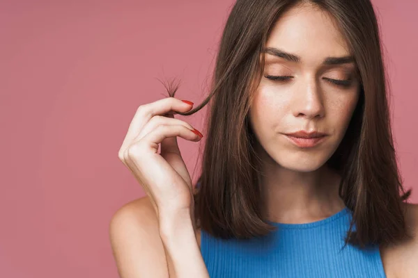 Close up of an attractive young short brown haired woman — Stok fotoğraf