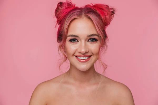 Retrato de bela mulher jovem sem camisa com cabelo colorido — Fotografia de Stock