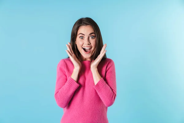 Bilde av begeistret brunettdame som uttrykker overraskelse og smil – stockfoto