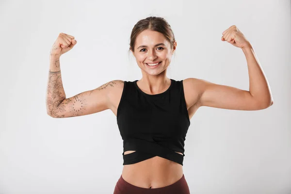 Atractiva Joven Deportista Sonriente Forma Pie Aislado Sobre Fondo Blanco — Foto de Stock