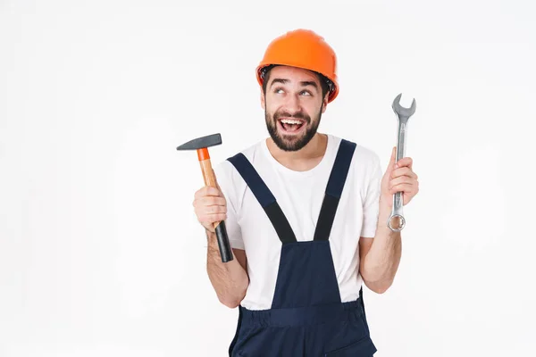 Imagem Grito Feliz Jovem Construtor Capacete Posando Isolado Sobre Fundo — Fotografia de Stock