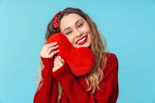Bild Lycklig Blond Kvinna Pannband Håller Leksak Hjärta Och Ler — Stockfoto