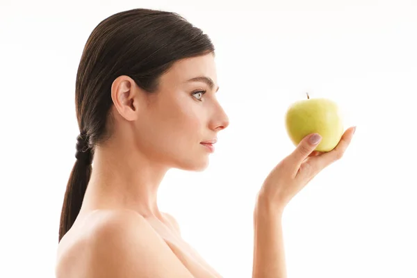 배경에 고립된 사과를 매력적 발가벗은 여성의 아름다운 초상화 — 스톡 사진