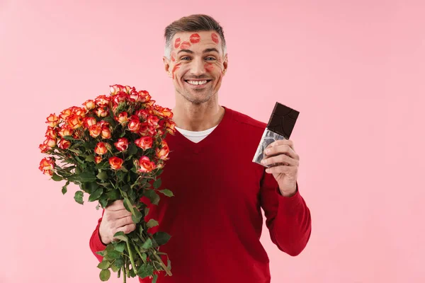 Portrait Handsome Caucasian Man Kiss Marks His Face Holding Flowers — Stock Photo, Image