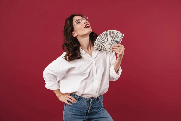 Imagen Joven Mujer Hermosa Increíble Aislado Sobre Fondo Pared Roja — Foto de Stock