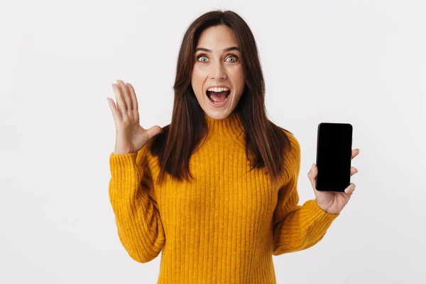 Image Beautiful Brunette Adult Woman Wearing Sweater Screaming Holding Cellphone — Stock Photo, Image