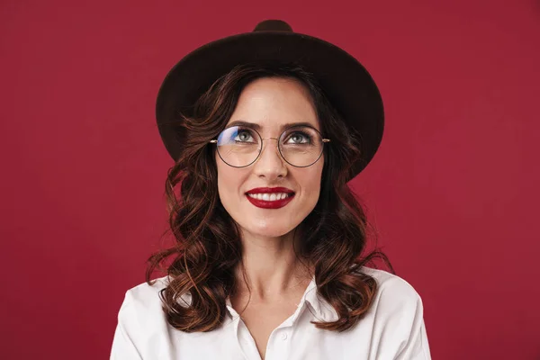 Foto Feliz Sorrindo Positivo Jovem Incrível Mulher Posando Isolado Sobre — Fotografia de Stock