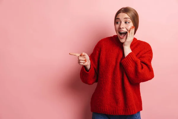 Foto Van Opgewonden Mooie Vrouw Uiten Verrassing Wijzen Vinger Opzij — Stockfoto