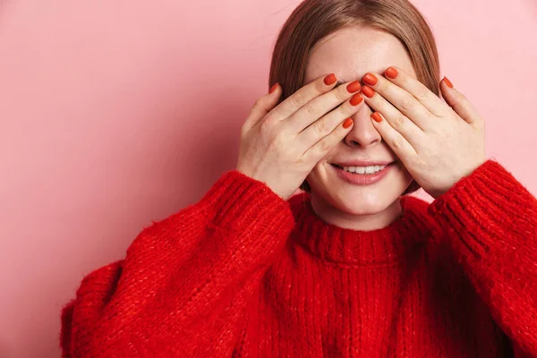 Imagen Optimista Feliz Joven Linda Mujer Posando Aislado Sobre Fondo — Foto de Stock